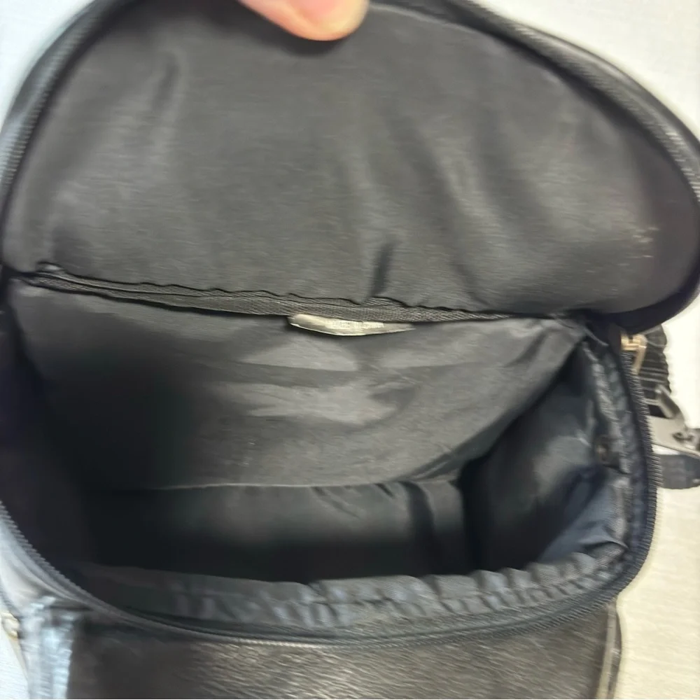 Hi-Pro camera bag adjustable shoulder bag or belt bag Nice 2 compartments